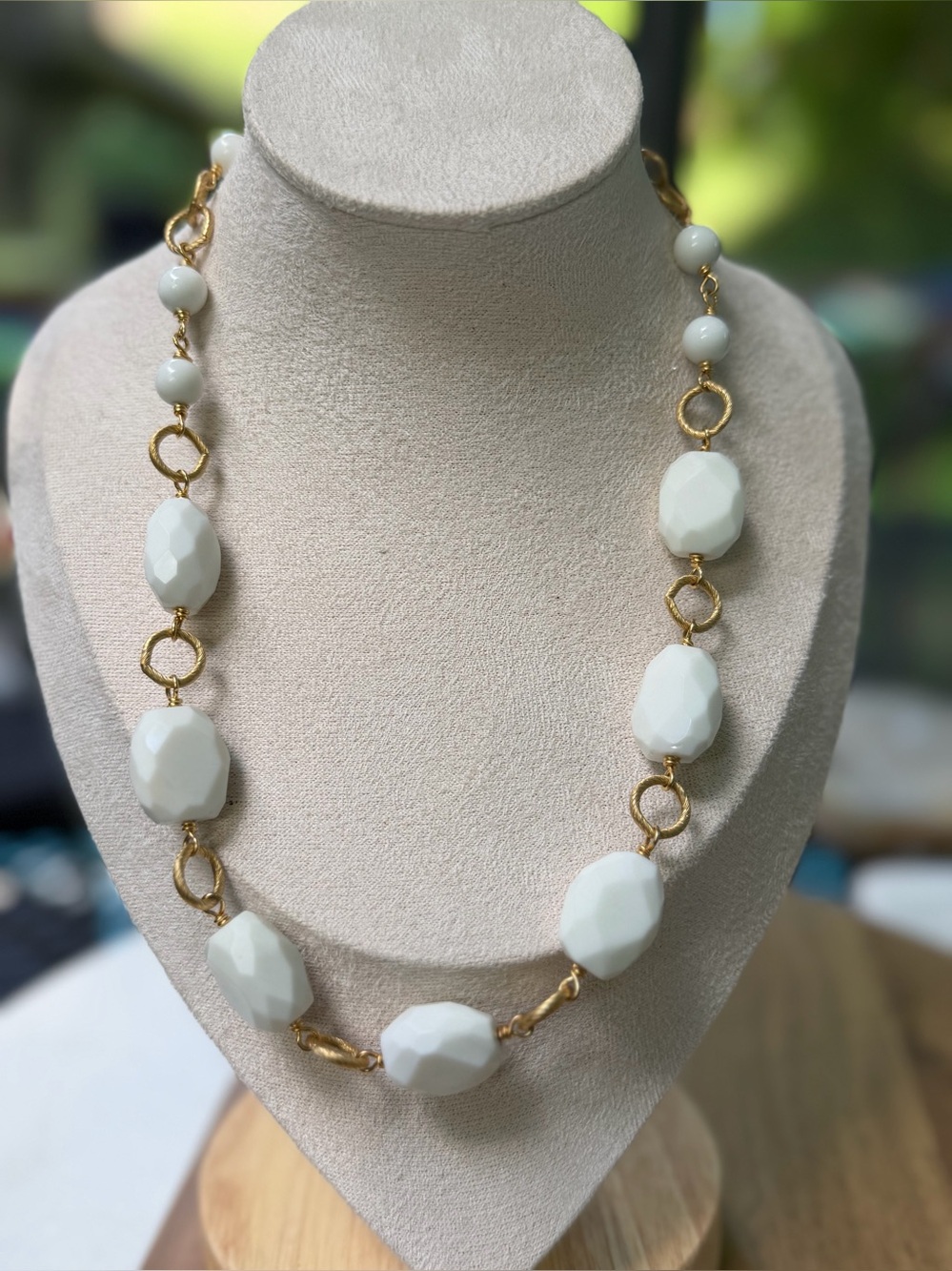 Vintage White Glass & Matte Gold-Tone Links Necklace signed by Carolyn Tanner